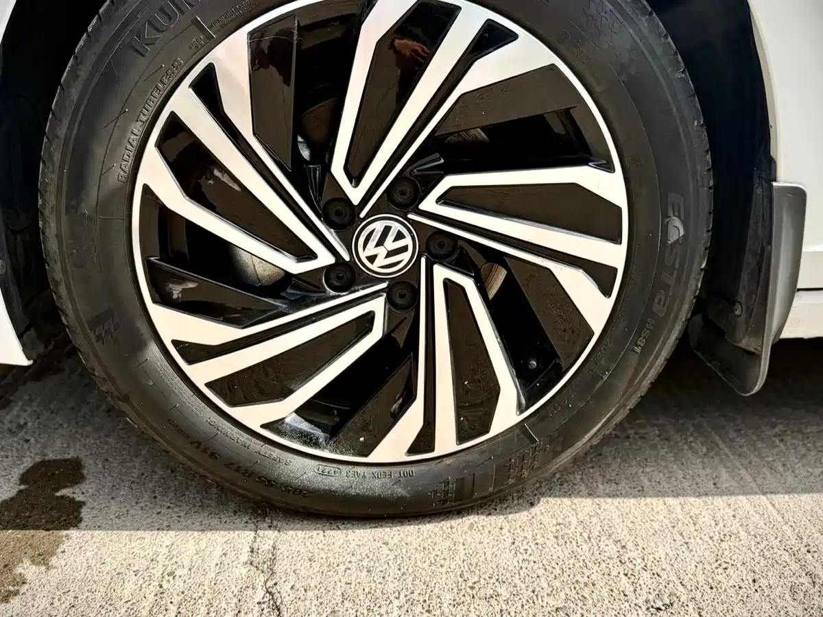 Volkswagen Sagitar 2022 280TSI DSG Surpassing Edition фото 9