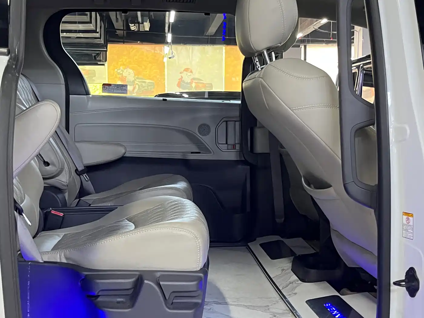 Toyota Sienna 2021 2.5L Hybrid Comfort Edition фото 8