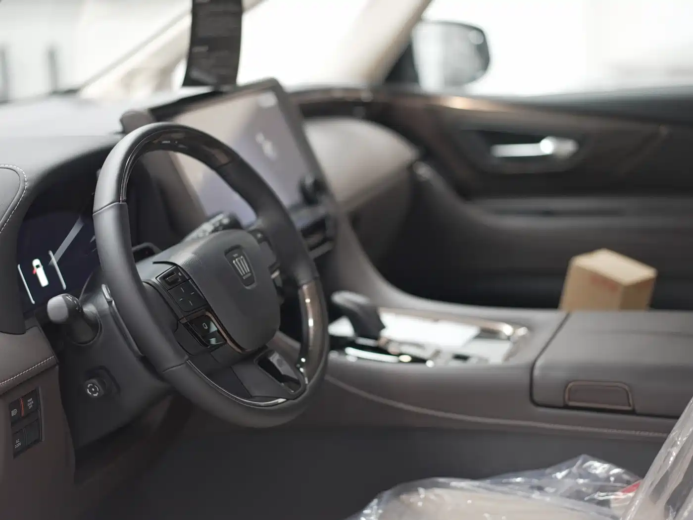 Toyota Vellfire 2024 Crown Hybrid 2.5L Executive Premium Edition фото 4