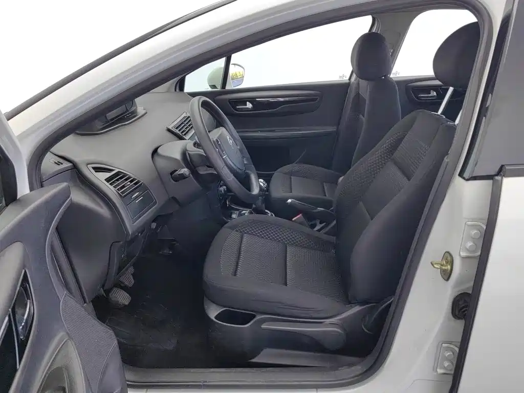 Citroën C-Quatre 2014 2013 Model Sedan 2.0L Manual Comfort Style