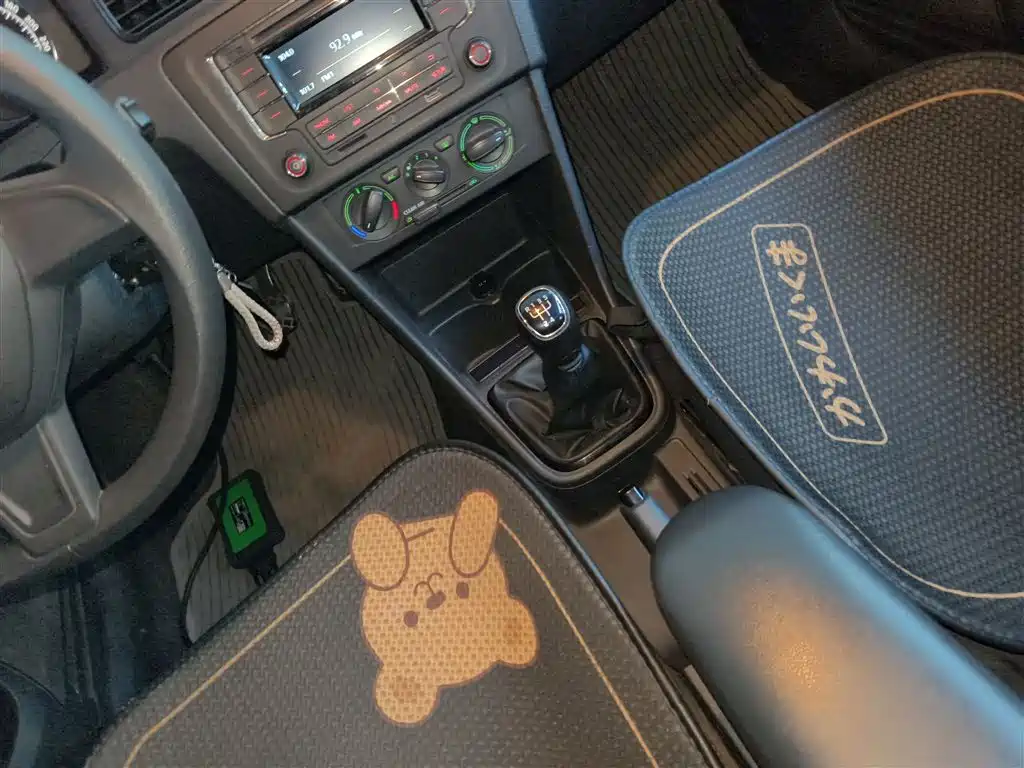 Škoda Skoda Rapid Spaceback 2016 Facelift 1.4L Manual Forward Edition фото 10