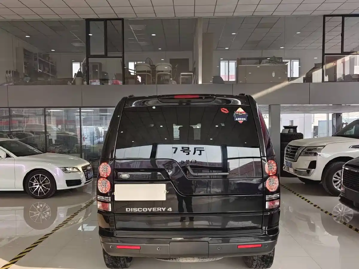 Land Rover Discovery 2013 3.0 SDV6 HSE Diesel фото 3