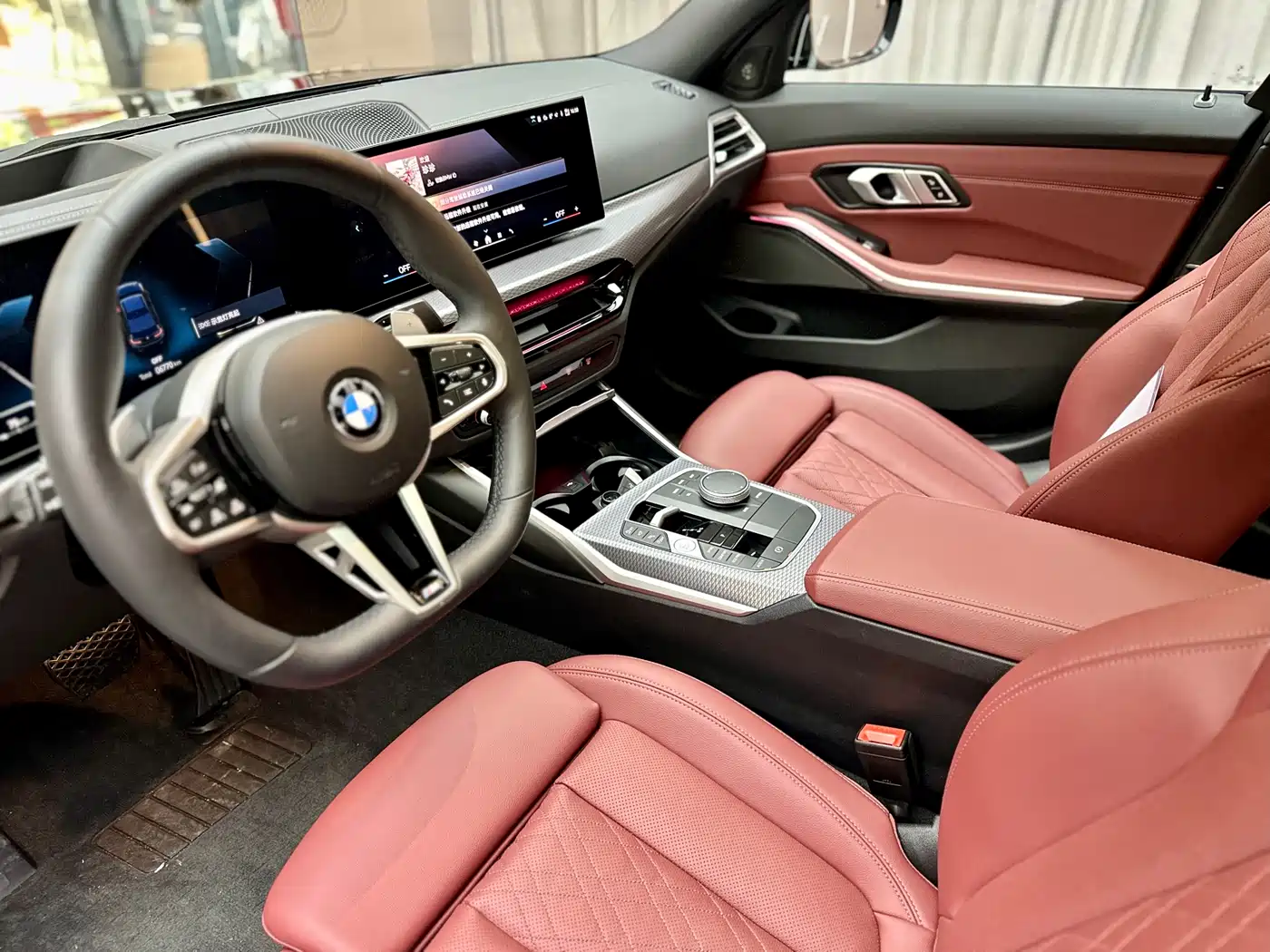 BMW 3 Series 2025 330Li Premium M Sport Night Edition фото 4