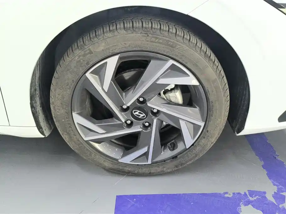 Hyundai Elantra 2023 1.5L CVT GLX Elite Edition фото 6