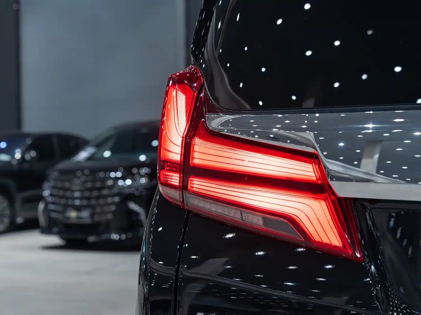 Toyota Alphard 2021 Hybrid 2.5L Ultimate фото 15
