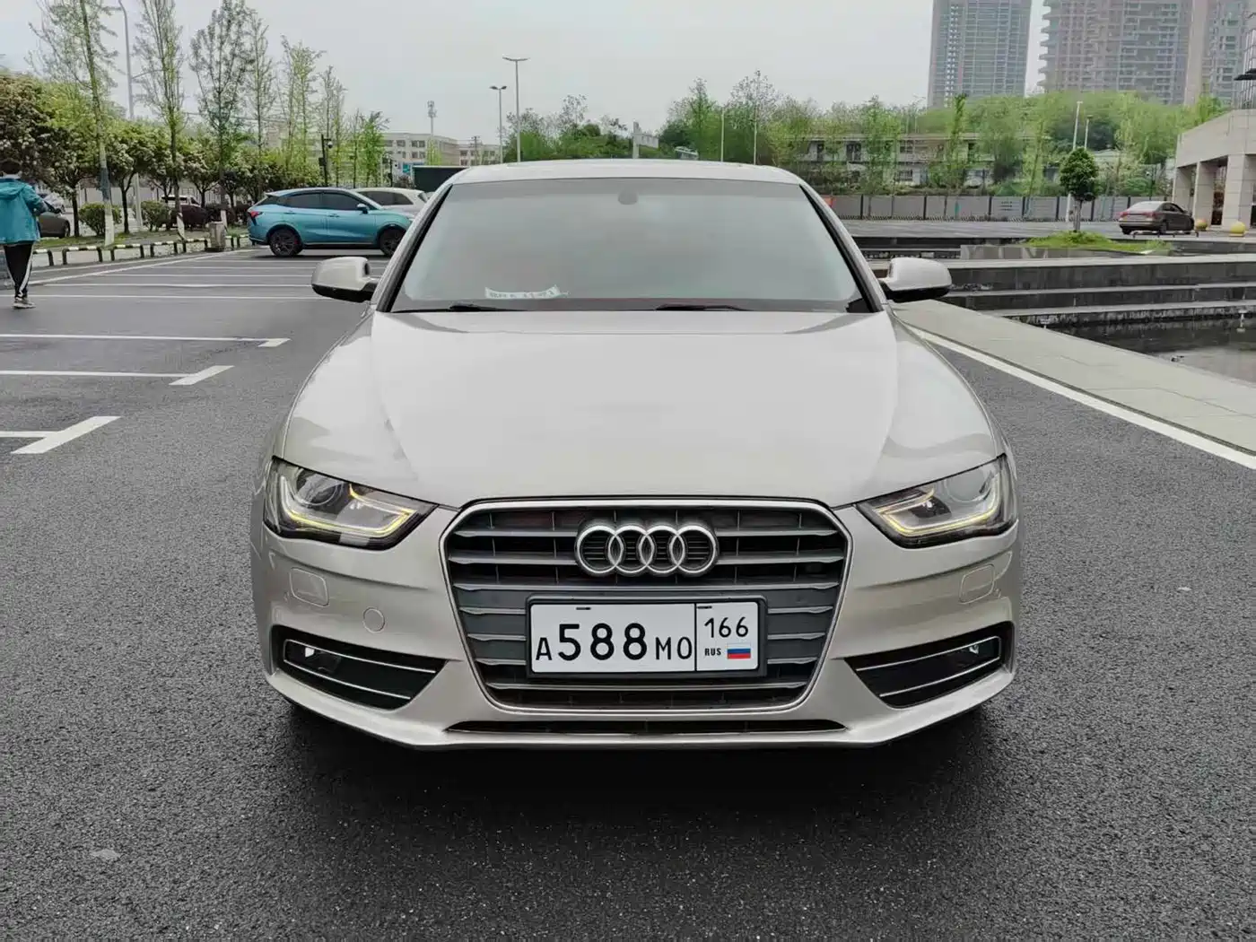 Audi A4L 2015 35 TFSI Auto Luxury фото 2