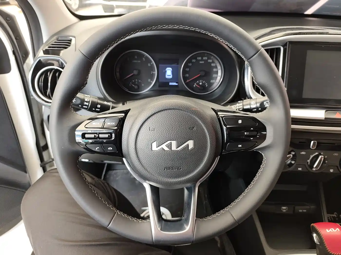 Kia KX1 2021 1.4L Automatic Fun Edition фото 10