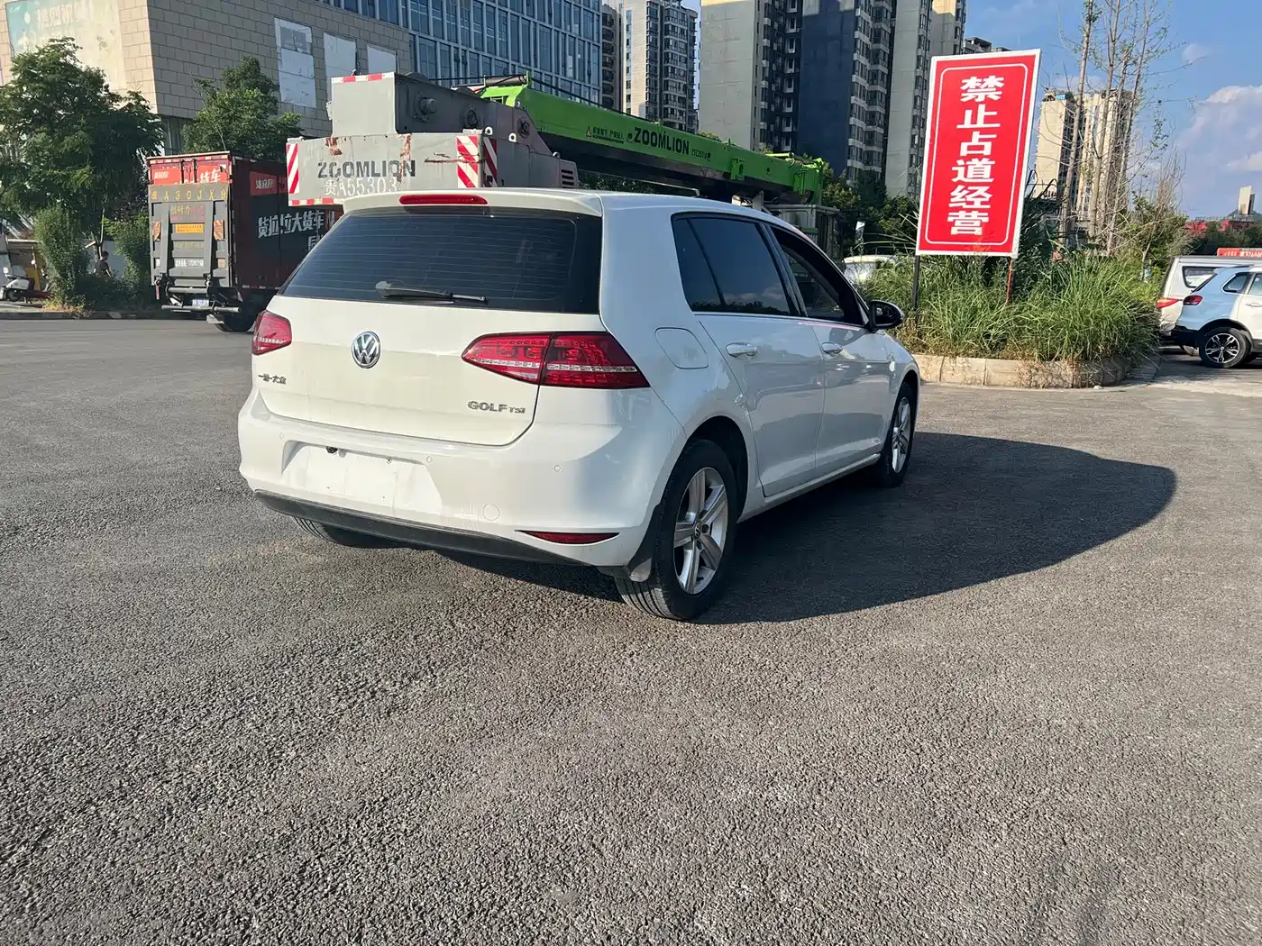 Фото 12 - Volkswagen Golf