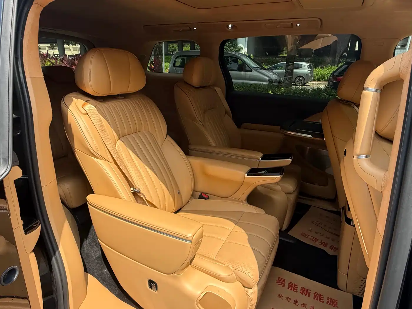 Voyah Auto Voyah Dreamer 2025 PHEV AWD Flagship Kunpeng Edition фото 16