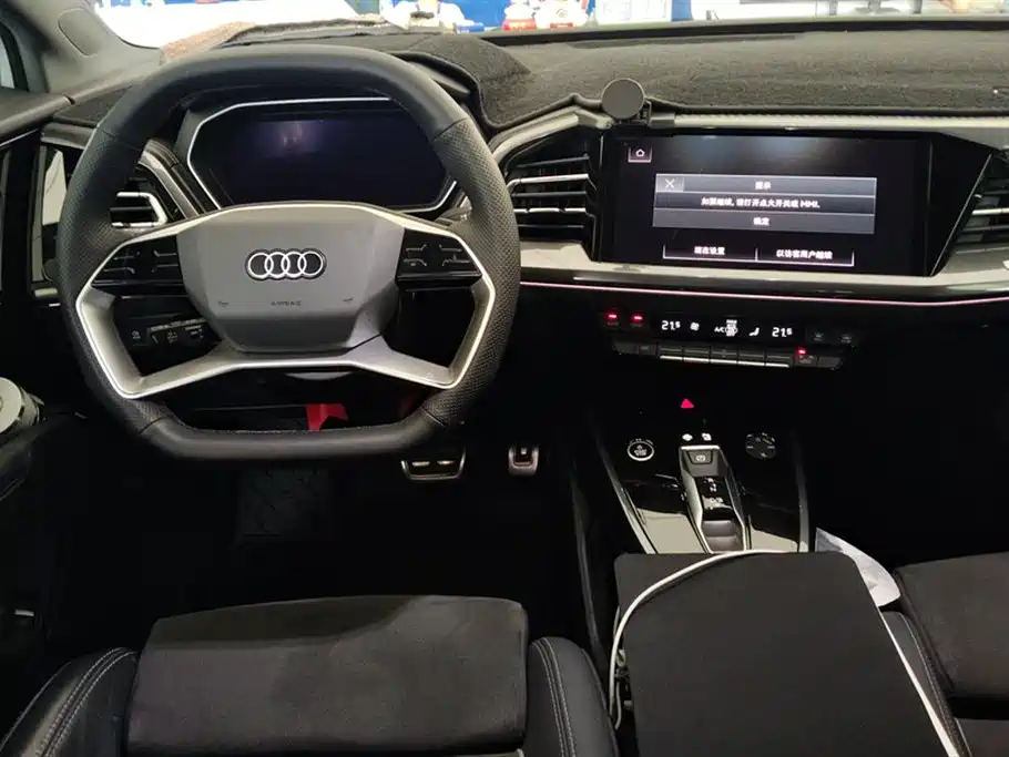 Audi Q4 e-tron 2023 50 e-tron quattro Creation Edition фото 12