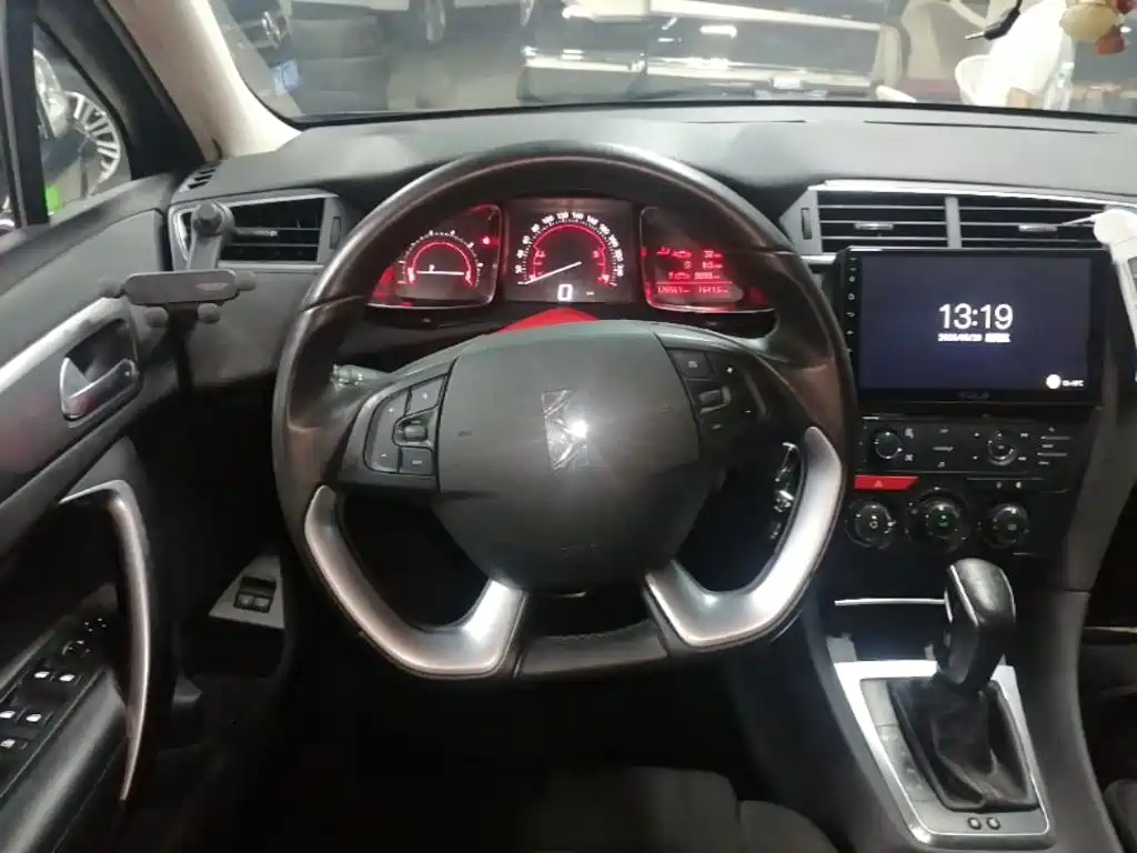 DS 5LS 2018 2016 1.6T Comfort Edition THP160