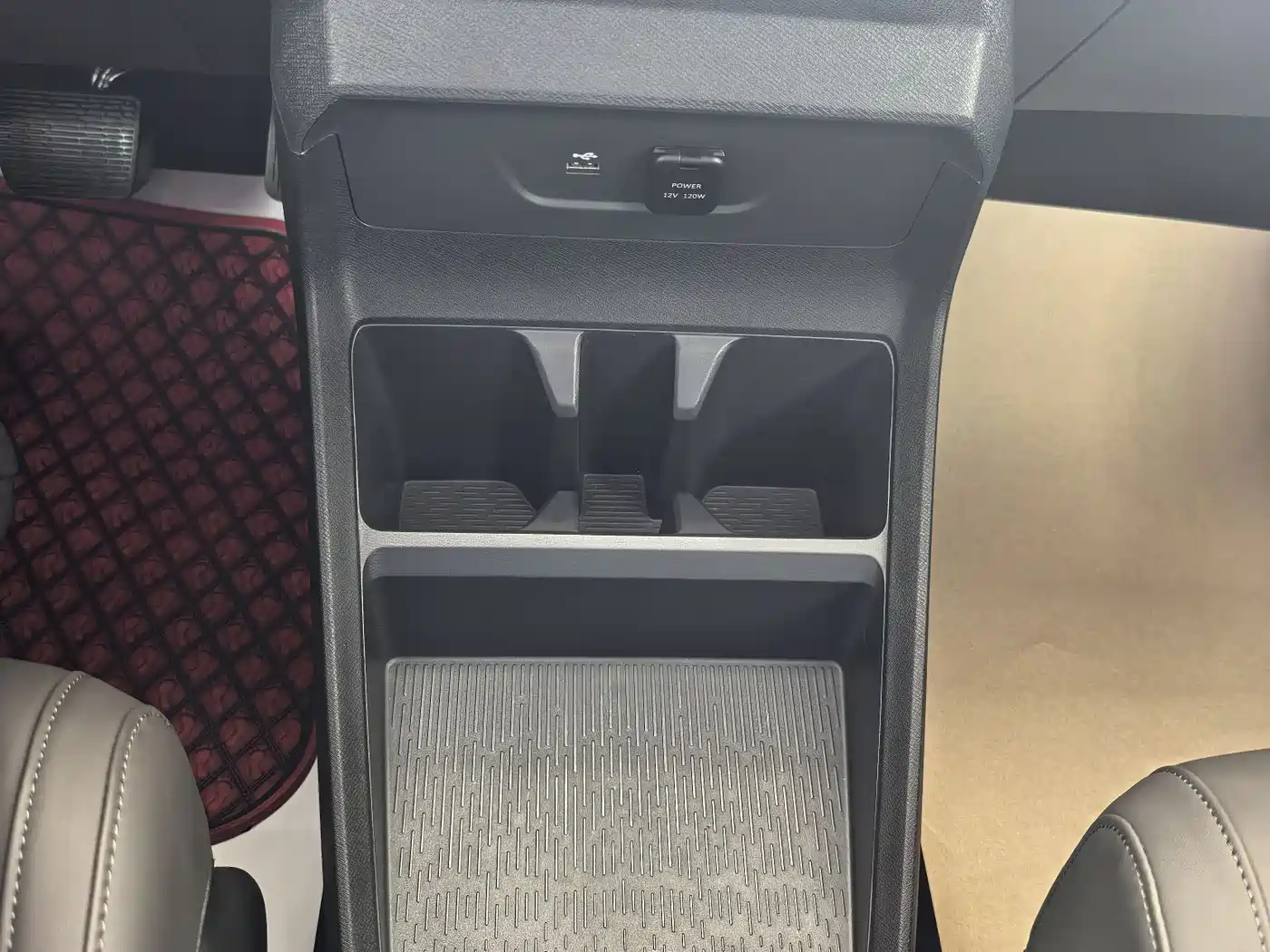 SAIC MAXUS EVERYONE 7