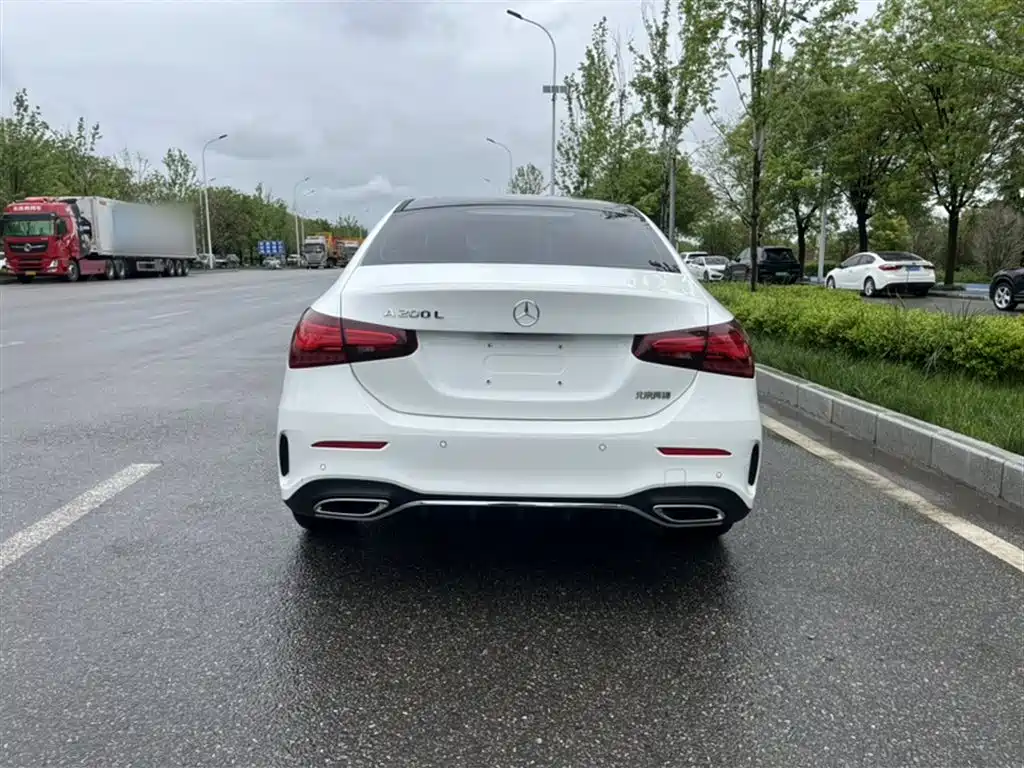 Mercedes-Benz A-Class 2024 A 200 L Fashion Edition фото 12
