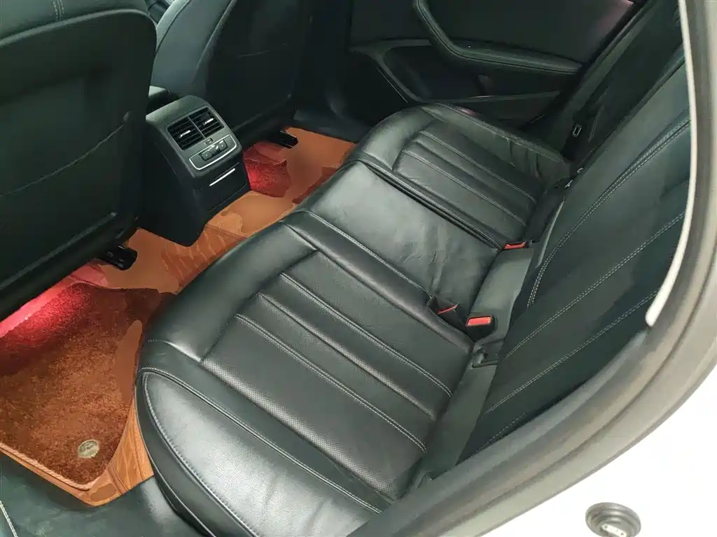 Audi A4L 2022 40 TFSI Luxury Dynamic фото 17