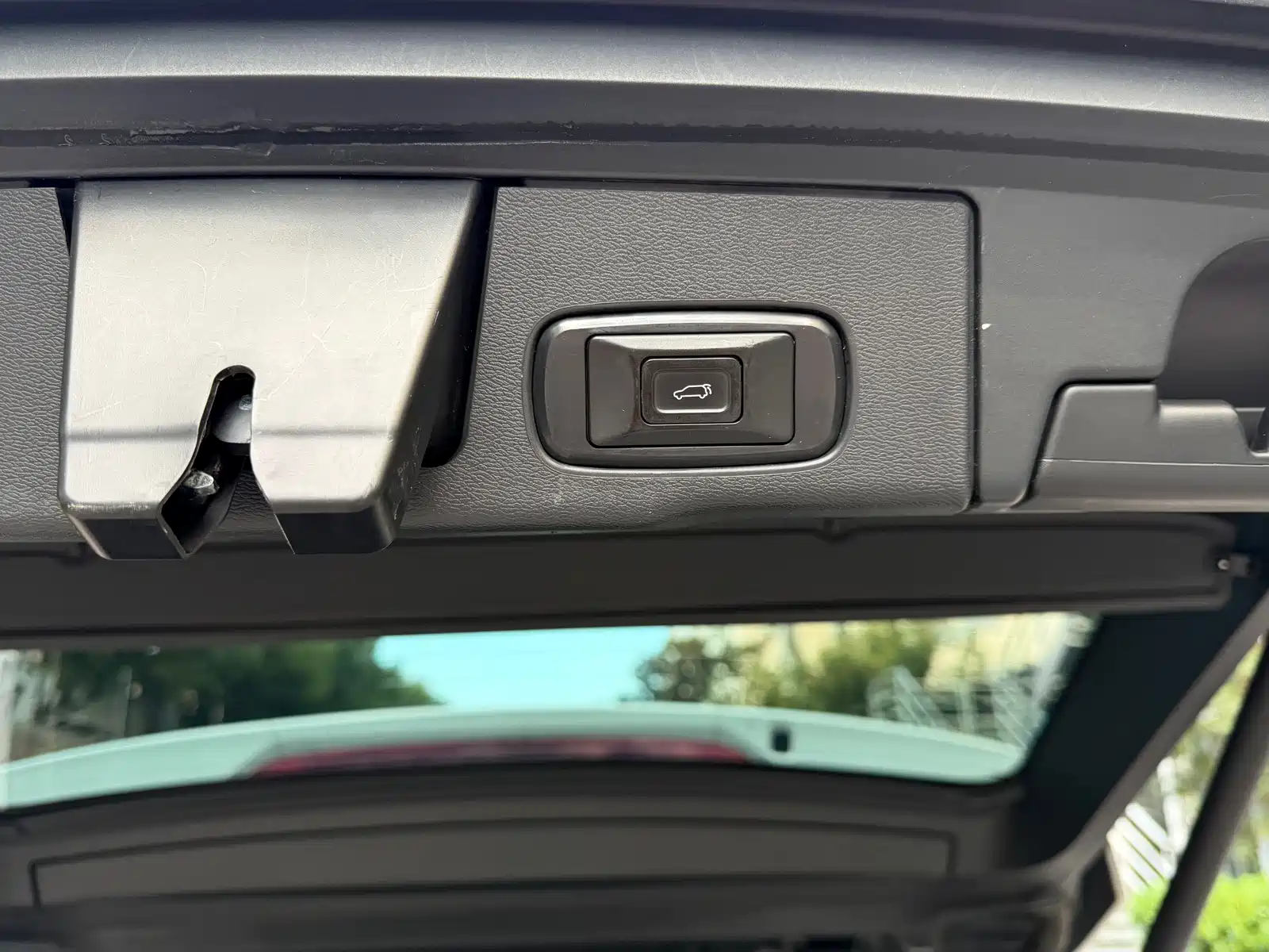 Photo 20 - Volvo XC60