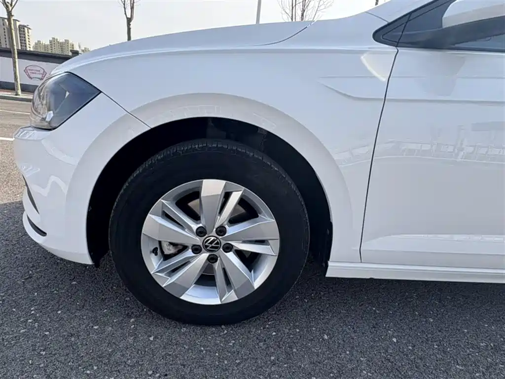 Volkswagen Polo 2021 Plus 1.5L Automatic Panorama Enjoyment Edition фото 12