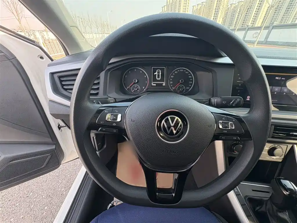 Volkswagen Polo 2021 Plus 1.5L Automatic Panorama Enjoyment Edition фото 14