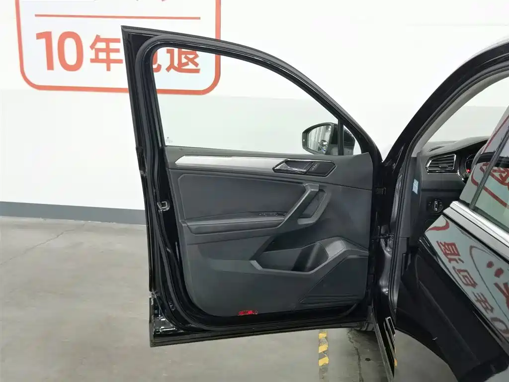 Volkswagen Tiguan L 2018 330TSI Automatic 2WD Luxury Edition фото 8