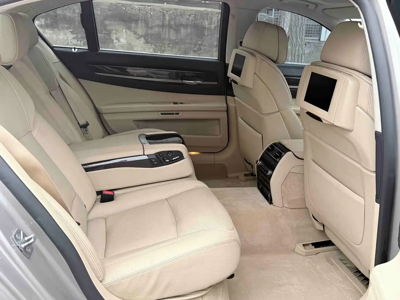 BMW 7 Series 2011 730Li Elegance фото 20