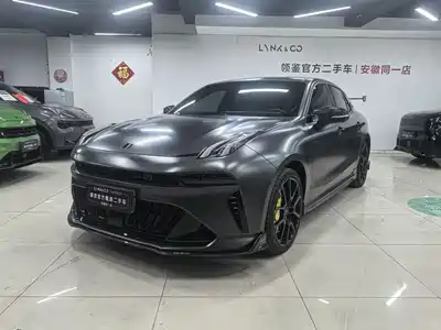 Lynk & Co 03