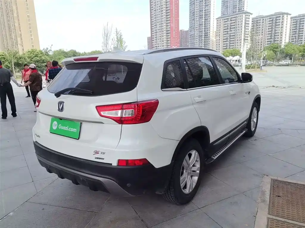CHANGAN CS75