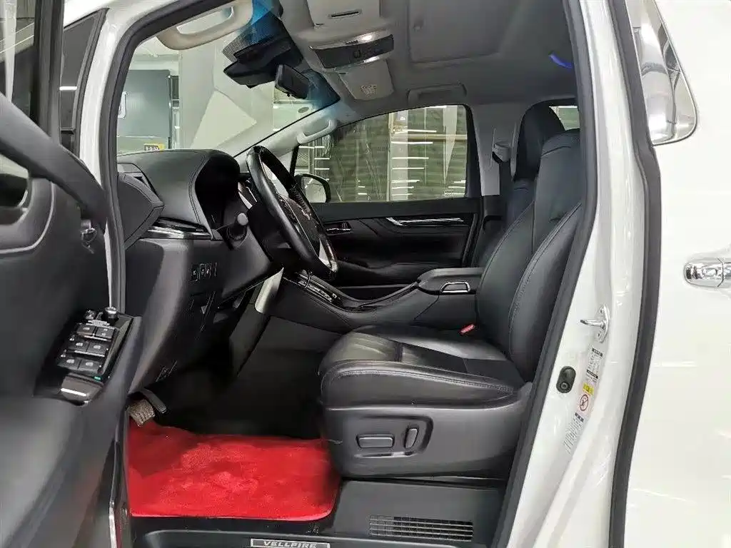 Toyota Vellfire 2019 Hybrid 2.5L HV Luxury Edition фото 5