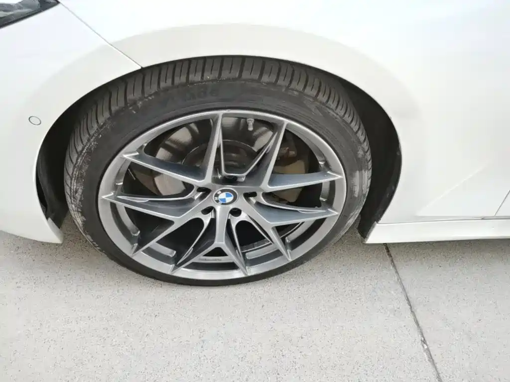صورة 23 - BMW 3 Series