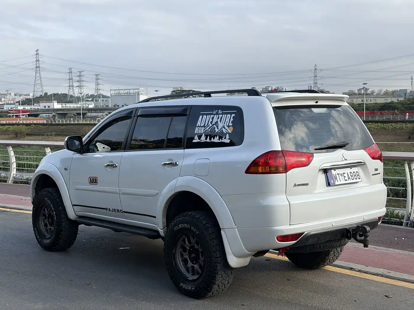 Mitsubishi Pajero Sport 2013 3.0L AWD Executive фото 12