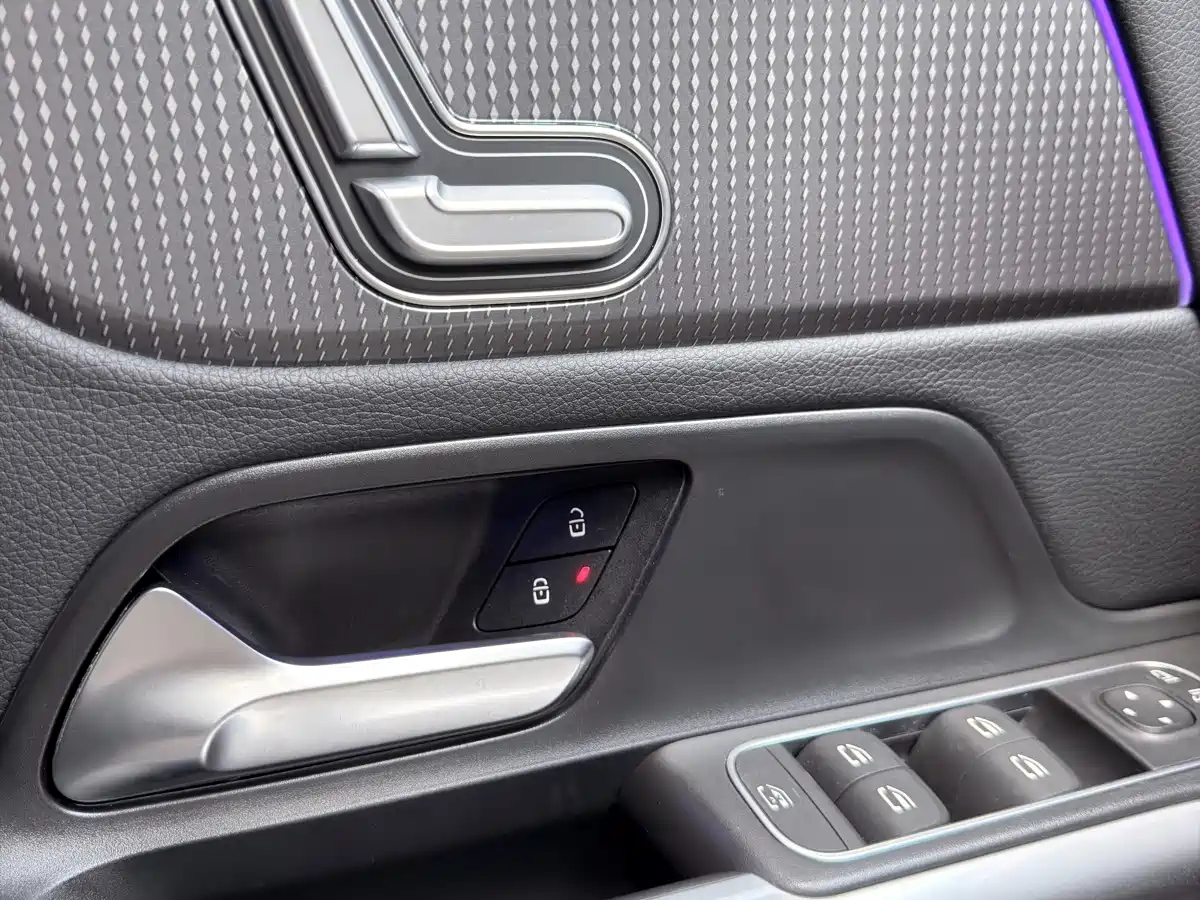 Фото 28 - Mercedes-Benz GLA