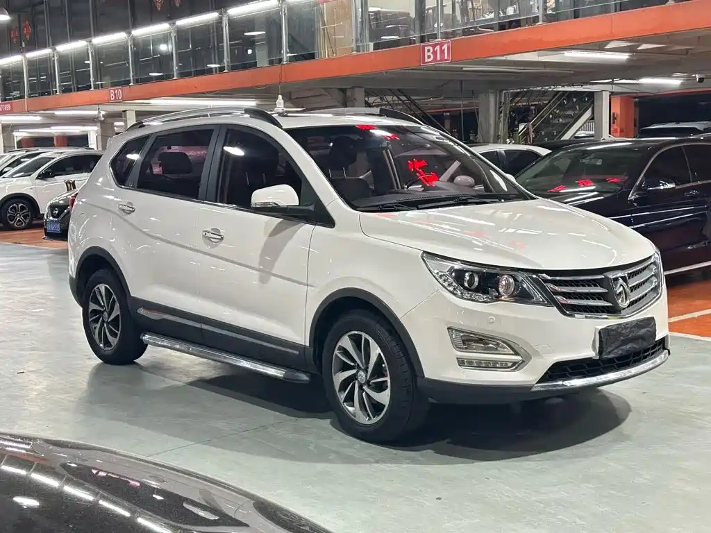 Baojun 560 2017 2016 1.8L Manual Luxury