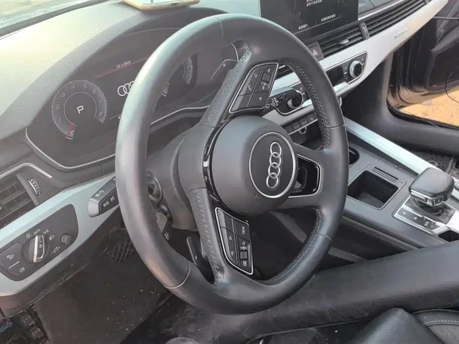 Audi A4L 2020 40 TFSI quattro Luxury Dynamic фото 15