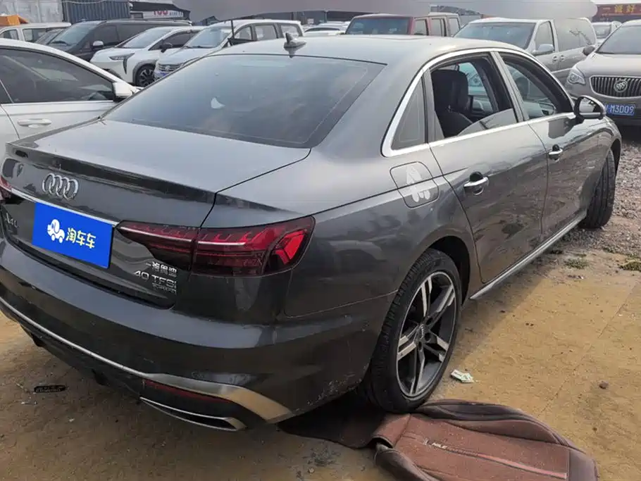 Audi A4L 2020 40 TFSI quattro Luxury Dynamic фото 3