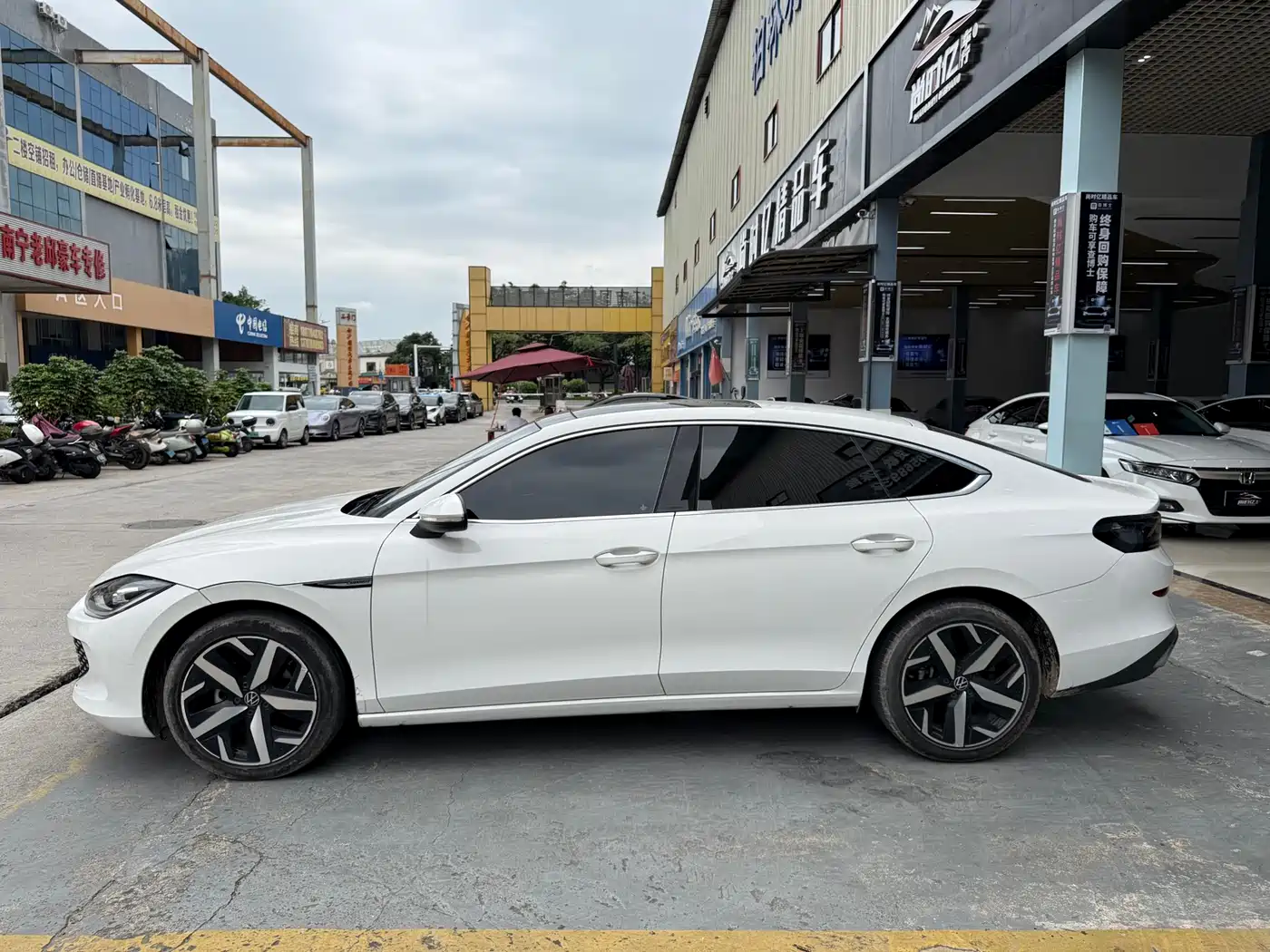 Volkswagen Lamando 2022 Lamando L 280TSI DSG Cool Edition фото 3