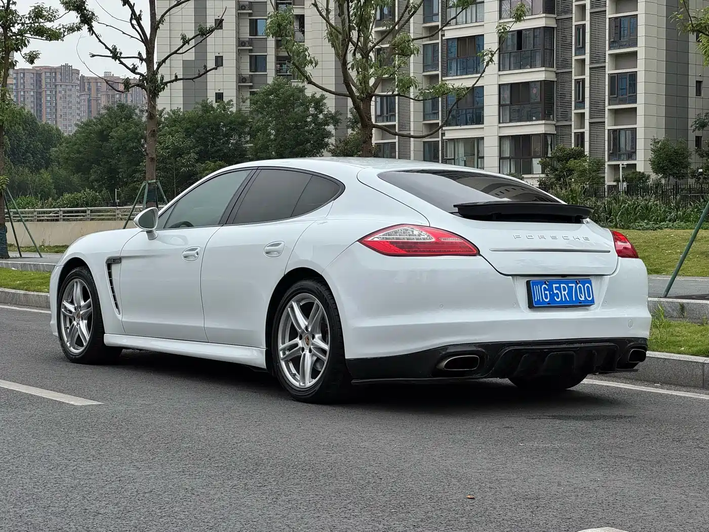 Porsche Panamera 2013 Panamera Platinum Edition 3.6L фото 19