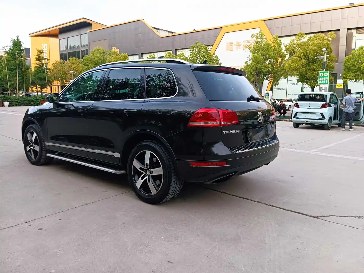 Volkswagen Touareg 2011 3.0TSI Luxury фото 10
