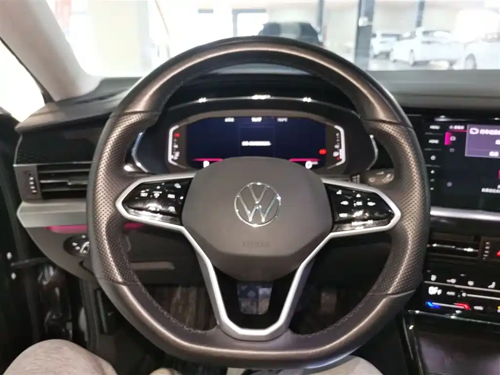 Volkswagen Passat 2023 Facelift 330TSI Luxury Edition фото 7