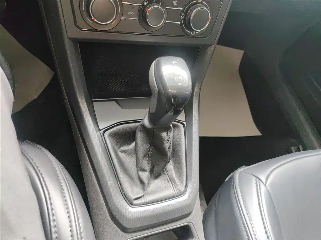 VOLKSWAGEN TU KAI