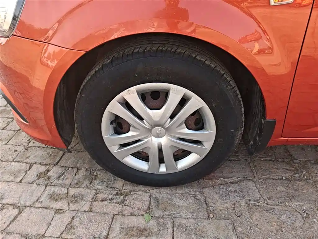 Chevrolet Aveo 2014 Hatchback 1.4SL MT Comfort Edition фото 23