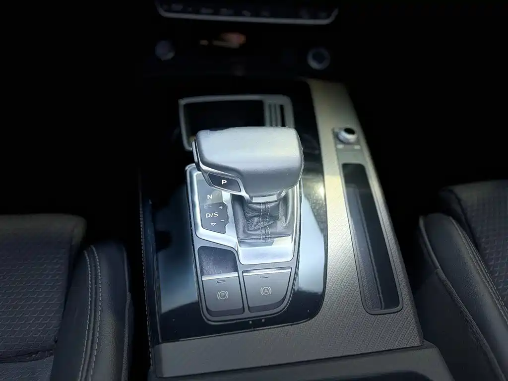 Audi Q5L Sportback 2022 40 TFSI Luxury фото 13