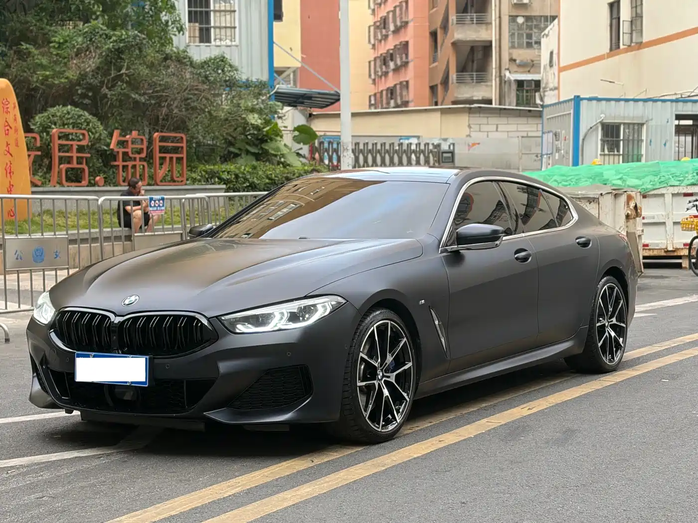 BMW 8 SERIES