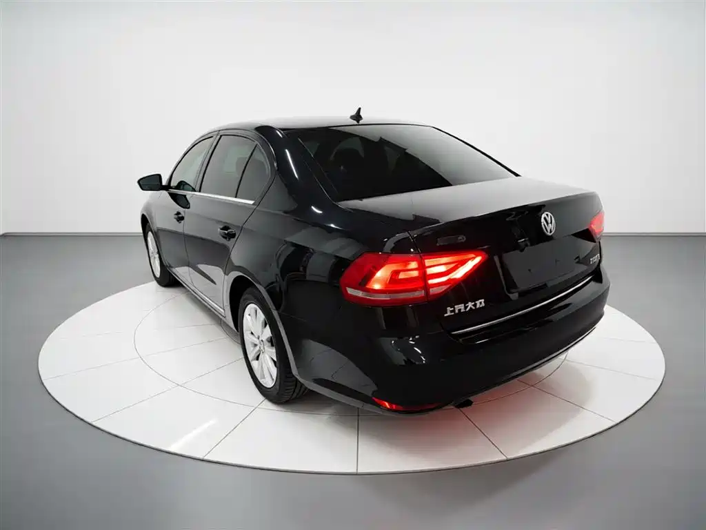 Volkswagen Lavida 2017 1.6L Manual Comfort Edition фото 5