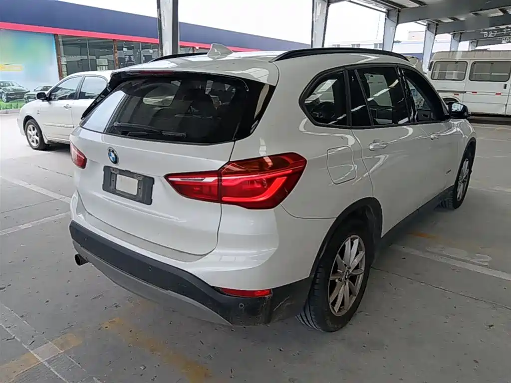 BMW X1 2016 sDrive18Li Fashion Model фото 7