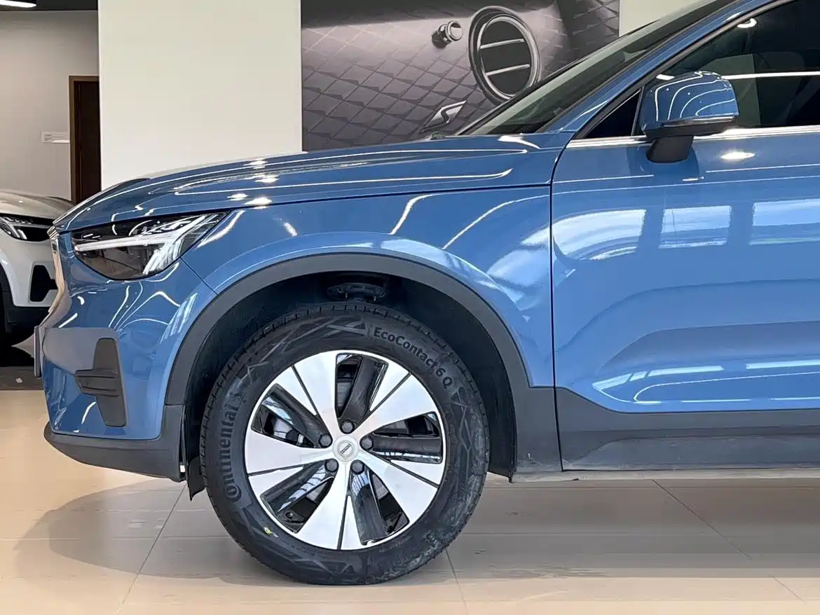 2024 Volvo XC40