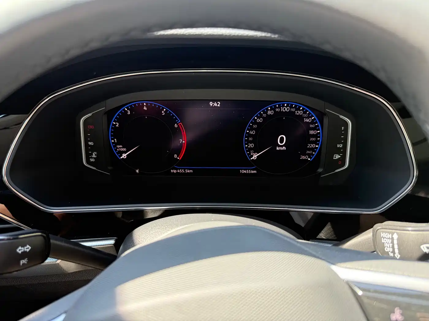 Volkswagen Passat 2024 380TSI Luxury фото 15