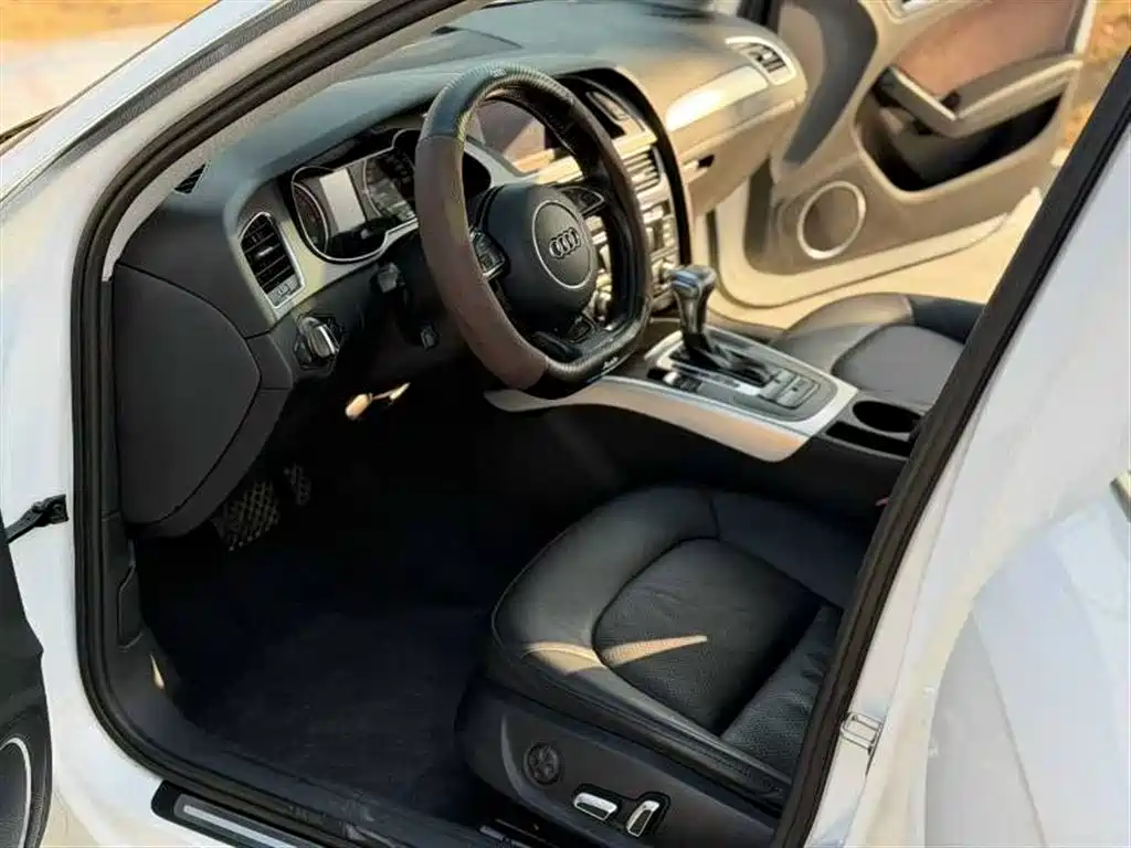 Audi A4L 2013 35 TFSI Automatic Standard фото 3