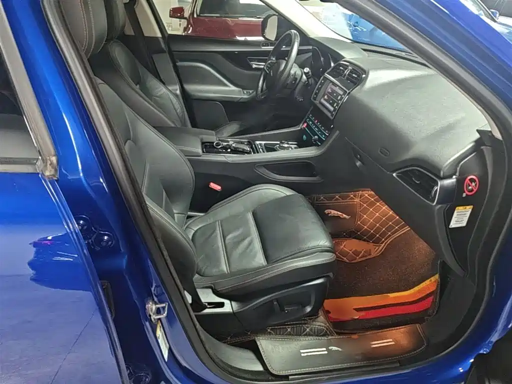 Jaguar F-PACE 2018 2018 2.0T 4WD Urban Premium Edition