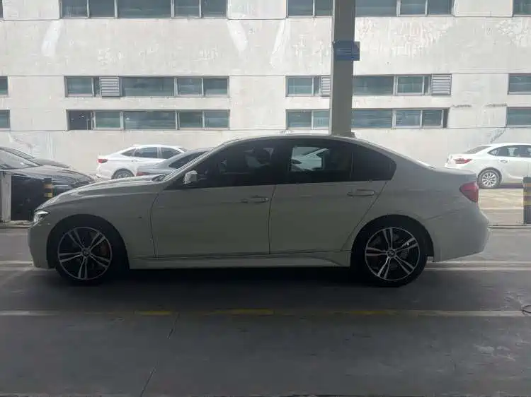 BMW 3 Series 2019 320i M Sport Package фото 2