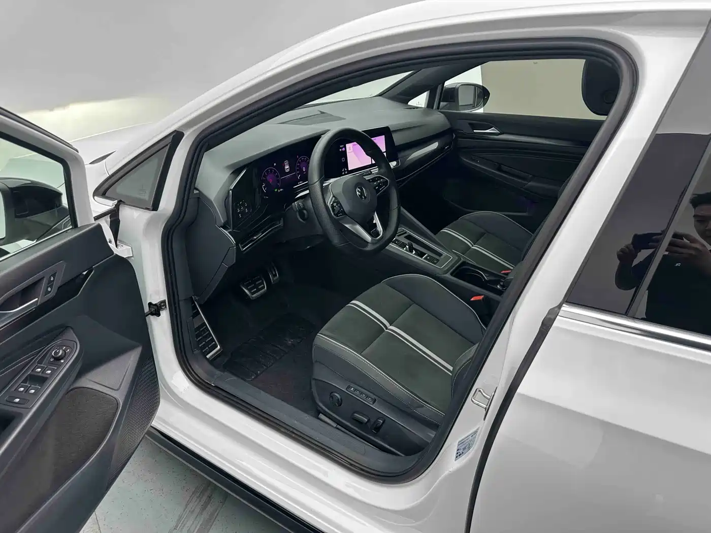 Volkswagen Golf 2021 280TSI DSG R-Line фото 8