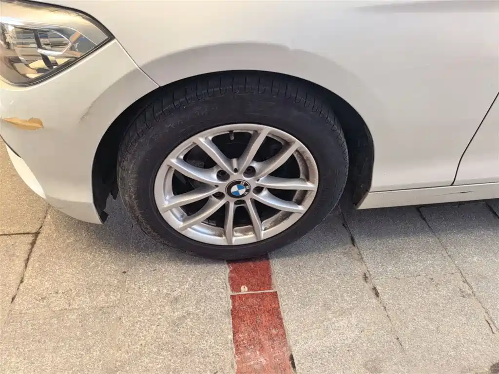 BMW 1 Series (Import) 2016 118i Leading фото 23