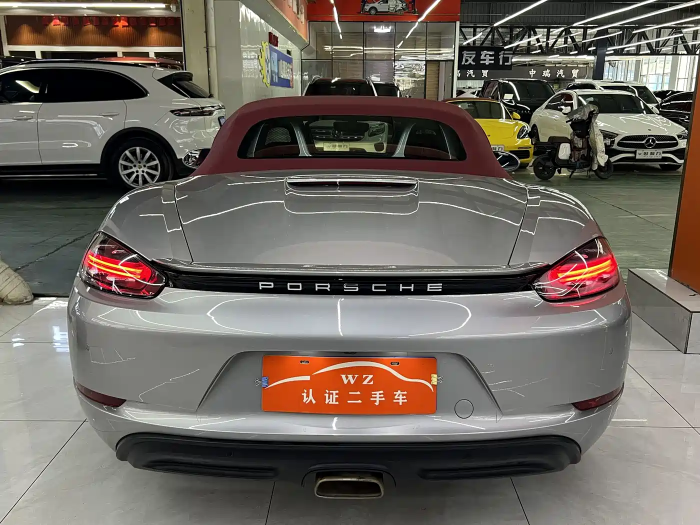 Porsche 718 2018 Boxster 2.0T фото 9